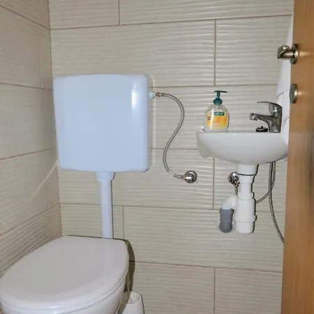 In Mit Privatem Parkplatz By Interhome * Vinišće