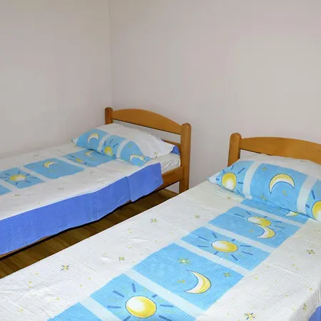 In Mit Privatem Parkplatz By Interhome Apartamento